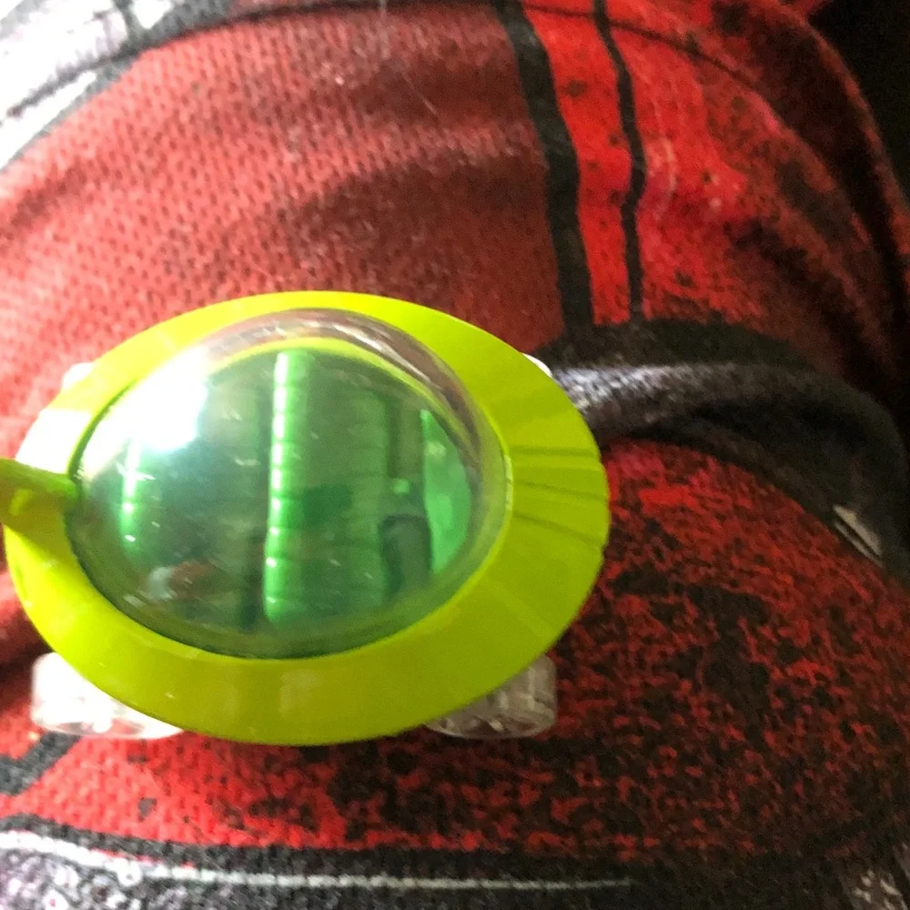 Green Electronic Wearable Tracker - Compact Clip-On